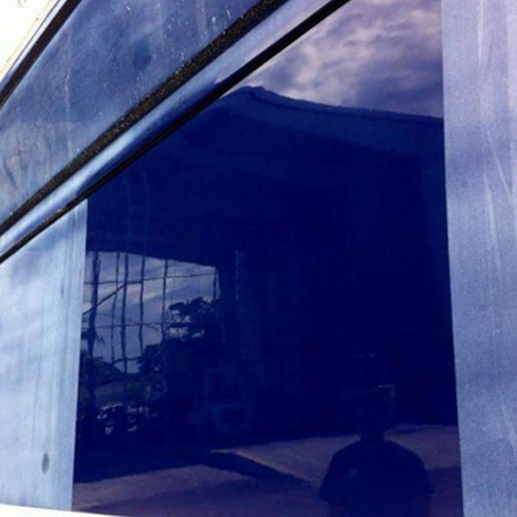 A boat's outer surface cleaned with Starke Level R Heavy Cut Compound